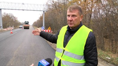 На Житомирщині монтують ще один комплекс автоматичного зважування фур На Житомирщині монтують ще один комплекс автоматичного зважування фур
