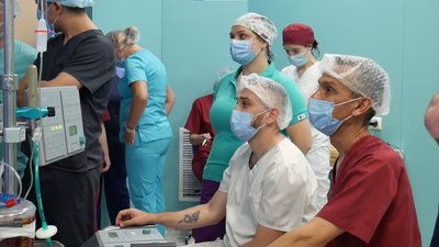 У Львові медики обласної лікарні вперше провели трансплантацію серця та нирки