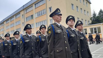 У Львові понад 200 ліцеїстів-крутян склали урочисту клятву на вірність Україні