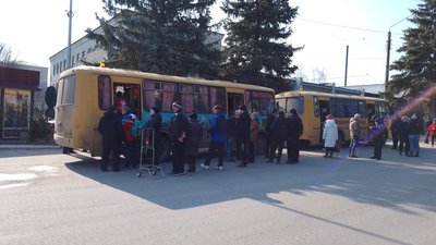 Грабують лікарні та школи: мер Кремінної, який зараз у Рівному, розповів як зараз живе його місто Грабують лікарні та школи: мер Кремінної, який зараз у Рівному, розповів як зараз живе його місто