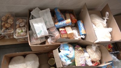 Підтримка у скруті: як у Рівному допомагають харчами переселенцям та жителям громади