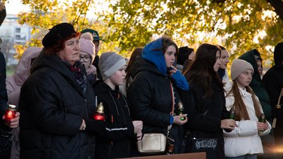 В Ужгороді вшанували пам'ять жертв Голодоморів В Ужгороді вшанували пам'ять жертв Голодоморів