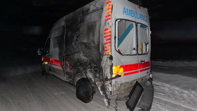 Автомобіль "швидкої", який повертався з виклику, росіяни атакували на прикордонні