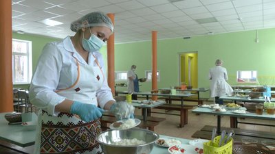 Черкаським школярам оновили меню. Чи готові школи до змін