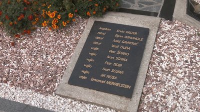 54 чехословацькі воїни поховали у братській могилі у селі Світанок 54 чехословацькі воїни поховали у братській могилі у селі Світанок