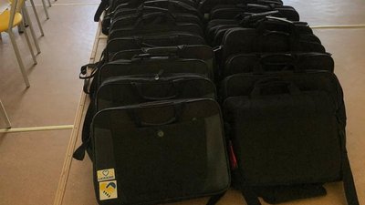 20 шкіл із деокупованих громад Київської області отримали 100 ноутбуків 20 шкіл із деокупованих громад Київської області отримали 100 ноутбуків