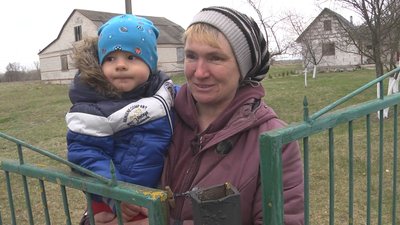 Від господинь – військовим: в селах на Волині волонтери зібрали більше тисячі пасок Від господинь – військовим: в селах на Волині волонтери зібрали більше тисячі пасок