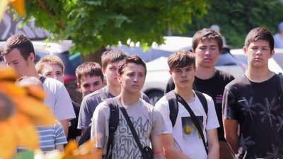 "Пам'ять, яку несемо серцем": у Південноукраїнську відкрили Алею Слави "Пам'ять, яку несемо серцем": у Південноукраїнську відкрили Алею Слави