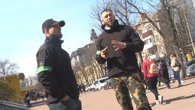 З байка – в тероборону: хмельничанин долучився до охорони міста