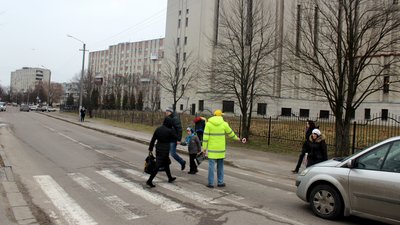 Біля львівських шкіл будуть працювати "жовті добродії"