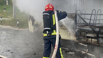 Автобус повністю згорів Автобус повністю згорів
