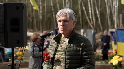 У Чернігові до другої річниці деокупації області вшанували пам’ять загиблих оборонців міста та всіх захисників України У Чернігові до другої річниці деокупації області вшанували пам’ять загиблих оборонців міста та всіх захисників України