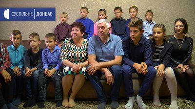 25 дітей на 3 сім’ї: у Лисичанську створили будинки сімейного типу 25 дітей на 3 сім’ї: у Лисичанську створили будинки сімейного типу