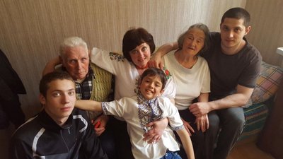 "Для мене — це оберіг": переселенка з Донеччини вивезла з окупації вишиванки та переїхала до Луцька "Для мене — це оберіг": переселенка з Донеччини вивезла з окупації вишиванки та переїхала до Луцька