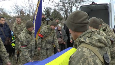 Загинув під час розмінування Херсонщини. У Миколаєві попрощались з підполковником-сапером Загинув під час розмінування Херсонщини. У Миколаєві попрощались з підполковником-сапером