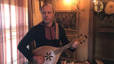 культура, майстер, музичні інструменти, домбра, експозиція, майстерня культура, майстер, музичні інструменти, домбра, експозиція, майстерня