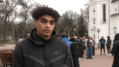 Бігають за донат на реабілітацію військових: у Чернігові пройшов благодійний забіг Бігають за донат на реабілітацію військових: у Чернігові пройшов благодійний забіг