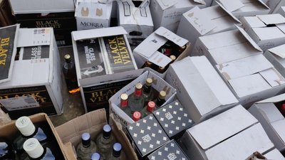 У Миколаєві поліцейські вилучили товар без акцизних марок У Миколаєві поліцейські вилучили товар без акцизних марок