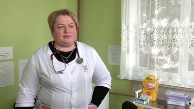 Приїжджають до пацієнтів у села та дають безкоштовно ліки: як працюють сімейні лікарі Михайло-Коцюбинської громади Приїжджають до пацієнтів у села та дають безкоштовно ліки: як працюють сімейні лікарі Михайло-Коцюбинської громади