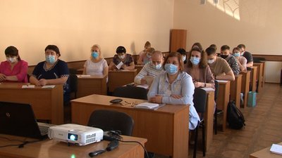 У Черкасах навчають медиків, які працюватимуть у центрі масової вакцинації
