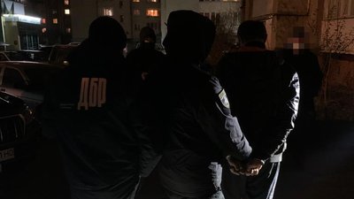 На Прикарпатті поліцейський організував наркобізнес
