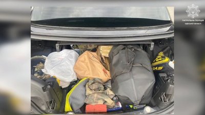 Набої до автомата в авто та листування з росіянами: на Одещині затримали чоловіка Набої до автомата в авто та листування з росіянами: на Одещині затримали чоловіка