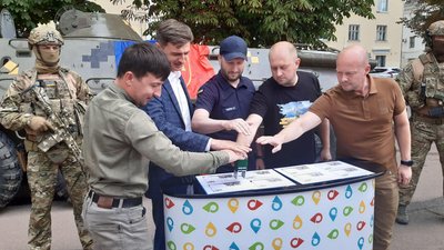 У Хмельницькому 26 липня відбулось спецпогашення поштової марки, присвяченої СБУ. У Хмельницькому 26 липня відбулось спецпогашення поштової марки, присвяченої СБУ.