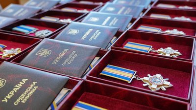 В Ужгороді рідним полеглих захисників вручили державні нагороди