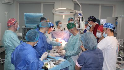 Дві нирки і серце від одного донора пересадили медики райлікарні на Волині