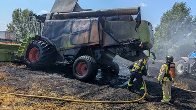 Комбайн, який згорів на Рівненщині