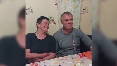 Валентина Легеза і Віталій Божко бачаться вдруге після звільнення Чернігівщини. Чоловік проїхав 250 км, аби відвідати жінку Валентина Легеза і Віталій Божко бачаться вдруге після звільнення Чернігівщини. Чоловік проїхав 250 км, аби відвідати жінку