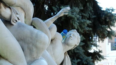В Одесі розпочали роботи з відновлення пальців одного з синів скульптурної групи "Лаокоон" В Одесі розпочали роботи з відновлення пальців одного з синів скульптурної групи "Лаокоон"