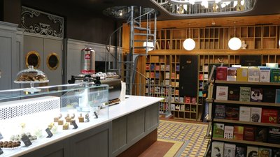 У приміщенні колишньої "Української книги" в Чернівцях запрацював заклад. Що відомо