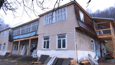 На Прикарпатті в колишньому маєтку облаштовують шелтер для вимушених переселенців На Прикарпатті в колишньому маєтку облаштовують шелтер для вимушених переселенців
