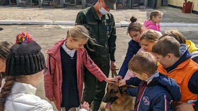 Миколаївські нацгвардійці влаштували день відкритих дверей для школярів Миколаївські нацгвардійці влаштували день відкритих дверей для школярів