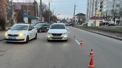 У Кременчуці на Полтавщині сталося дві аварії: є травмовані та загиблий