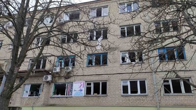 Без тепла, їжі, води й електрики — як виживає місто Ізюм на Харківщині, де стоять російські війська Без тепла, їжі, води й електрики — як виживає місто Ізюм на Харківщині, де стоять російські війська