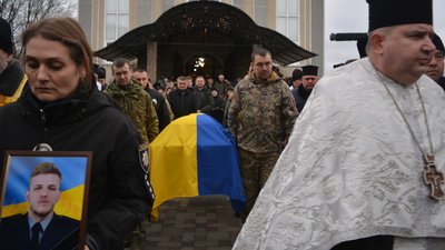 На Тернопільщині в останню дорогу провели воїна — лейтенанта поліції Ігоря Сокальського