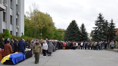 У Шепетівці попрощались з військовим медиком Олексієм Владюком У Шепетівці попрощались з військовим медиком Олексієм Владюком