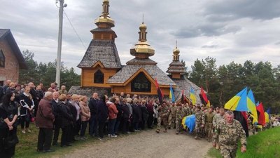 Прощання з військовим Миколою Луцівим