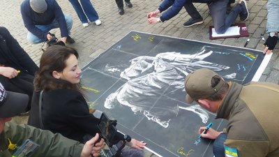 В центрі Одеси італійський фотограф влаштував перформанс В центрі Одеси італійський фотограф влаштував перформанс