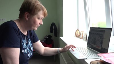 Переселенка Юлія Василенко, яка нині проживає на Житомирщині, мріє відновити у Маріуполі бібліотеку Переселенка Юлія Василенко, яка нині проживає на Житомирщині, мріє відновити у Маріуполі бібліотеку