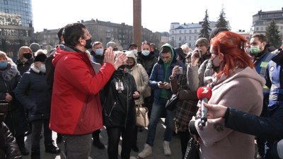 У Франківську підприємці протестували біля адміністративного будинку У Франківську підприємці протестували біля адміністративного будинку