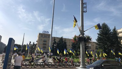 У День Державного прапора України велопробіг єдності провели у Житомирі У День Державного прапора України велопробіг єдності провели у Житомирі