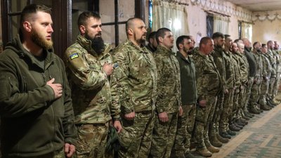 Бійцям 128-ї окремої гірсько-штурмової Закарпатської бригади вручили нагороди від президента України Бійцям 128-ї окремої гірсько-штурмової Закарпатської бригади вручили нагороди від президента України