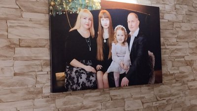 Житомирянка Олена Кучмій виготовляє на Маковія традиційну українську страву — шулики з маком Житомирянка Олена Кучмій виготовляє на Маковія традиційну українську страву — шулики з маком