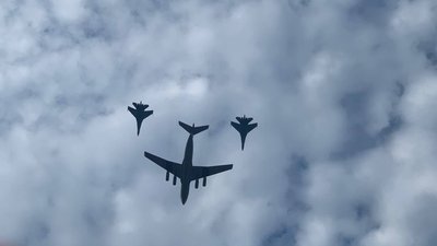У Києві розпочали репетицію параду до Дня Незалежності. Столиця стоїть у заторах У Києві розпочали репетицію параду до Дня Незалежності. Столиця стоїть у заторах