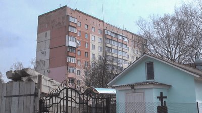 У Чернівцях між багатоповерхівками планують звести церкву — жителі бояться зсуву
