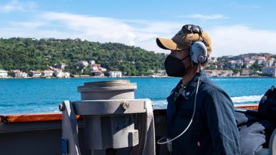 До Чорного моря увійшов американський ракетний есмінець До Чорного моря увійшов американський ракетний есмінець