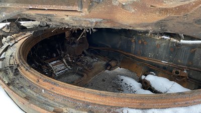 На Полтавщині досліджують знищену техніку армії РФ На Полтавщині досліджують знищену техніку армії РФ